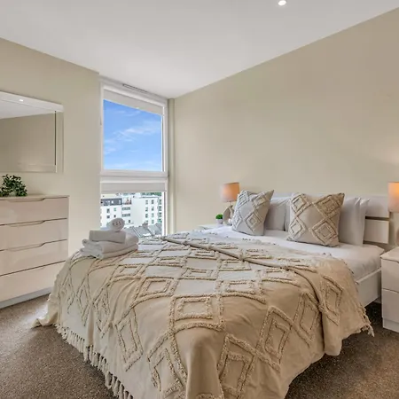 Mysquare Lanterns Way Apartments At Canary Wharf Лондон Экстерьер фото