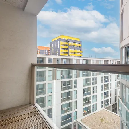 Mysquare Lanterns Way Apartments At Canary Wharf Лондон Экстерьер фото