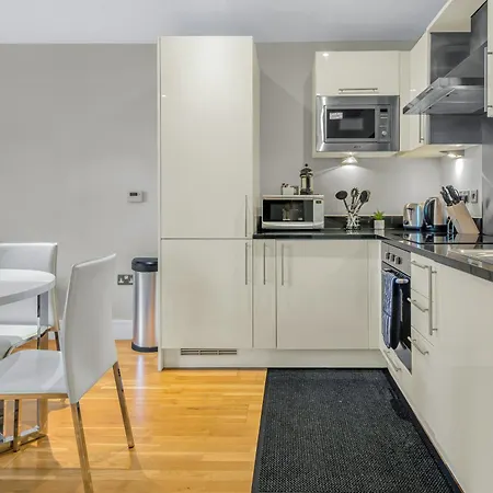 Mysquare Lanterns Way Apartments At Canary Wharf Лондон Экстерьер фото