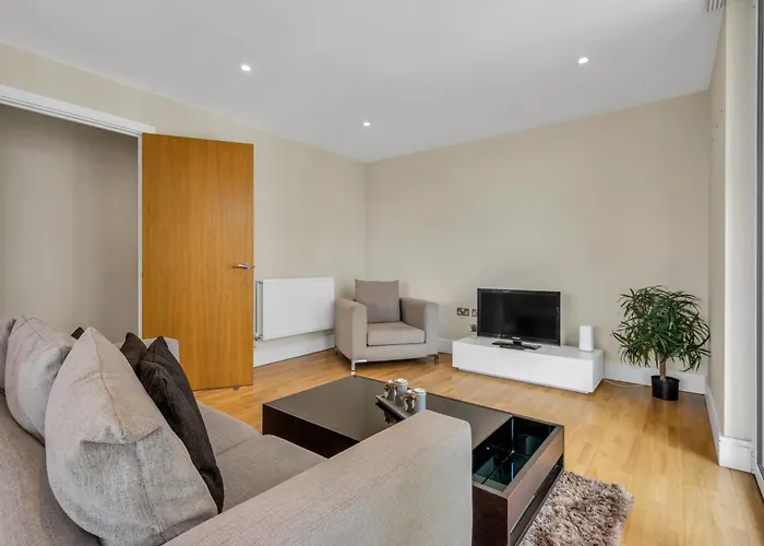 Mysquare Lanterns Way Apartments At Canary Wharf